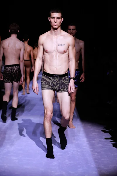 Look 49